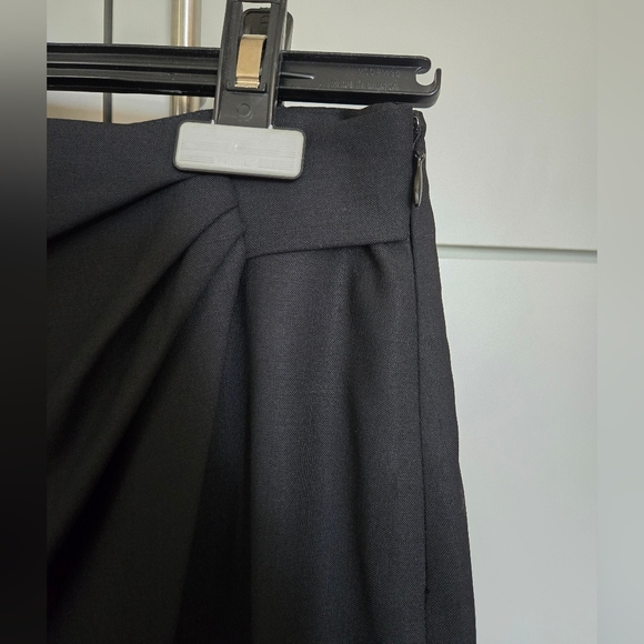Club Monaco black pencil wrap skirt - Picture 2 of 4